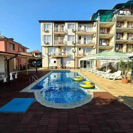 Stoyanov 2* Ravda